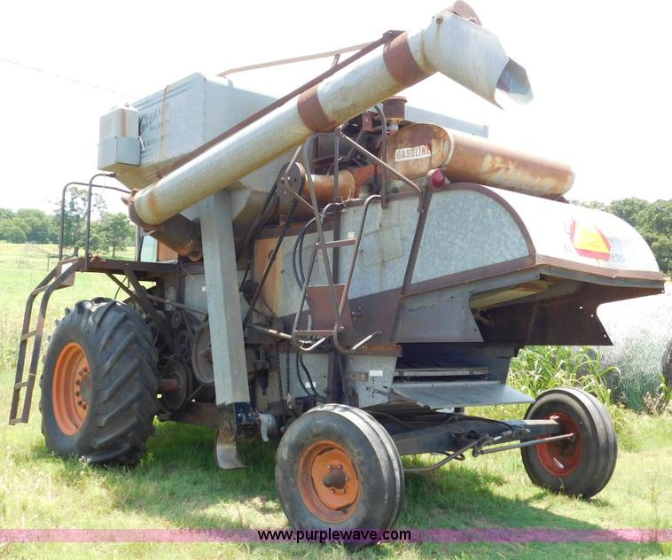 image for item L5888 Gleaner C combine