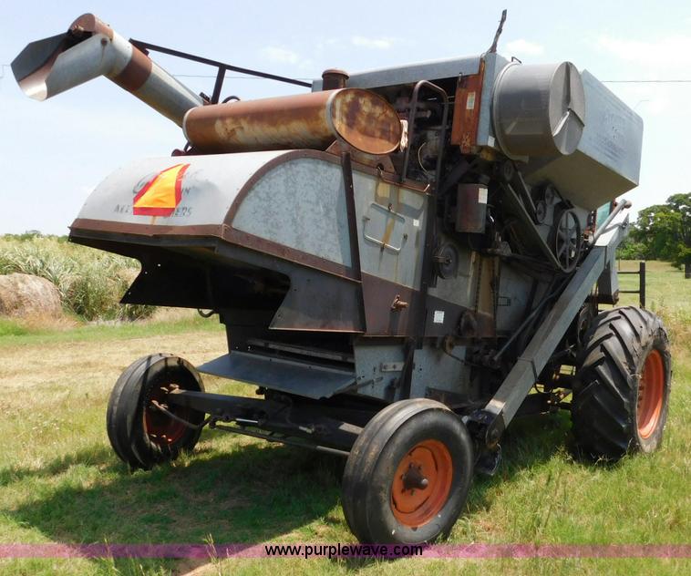 image for item L5888 Gleaner C combine