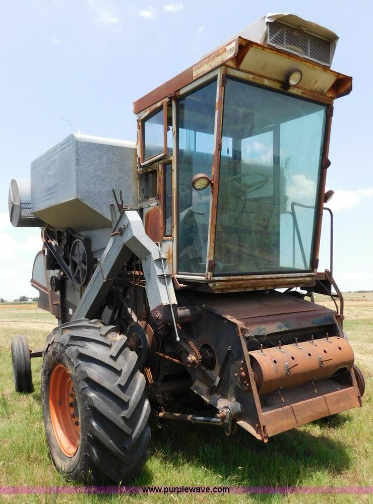 image for item L5888 Gleaner C combine