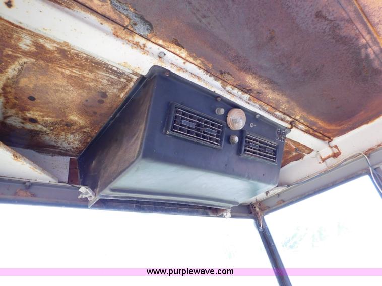 image for item L5888 Gleaner C combine