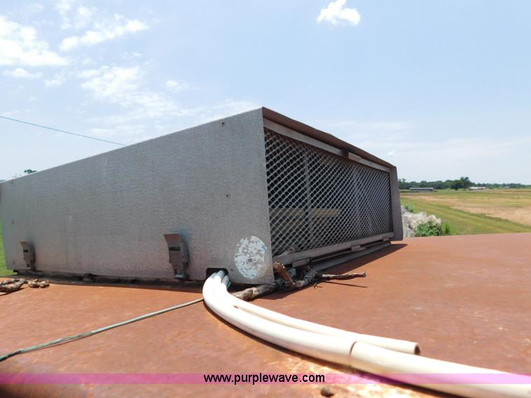 image for item L5888 Gleaner C combine