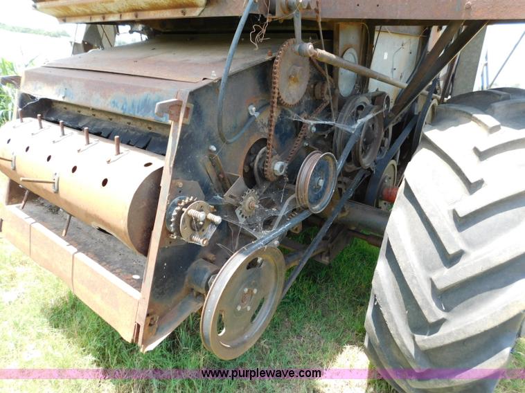 image for item L5888 Gleaner C combine