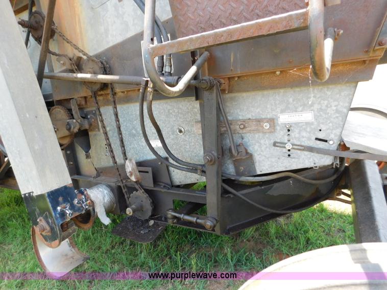 image for item L5888 Gleaner C combine