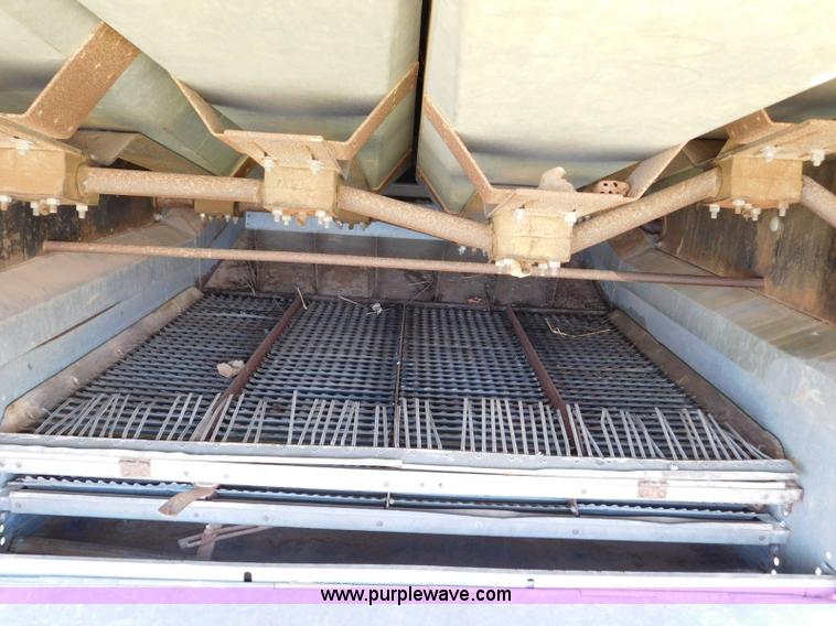 image for item L5888 Gleaner C combine