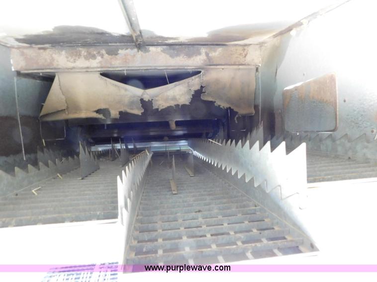 image for item L5888 Gleaner C combine