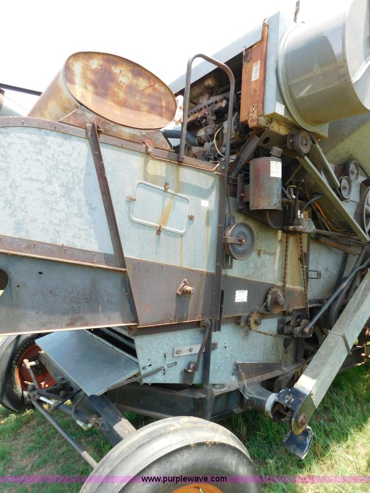 image for item L5888 Gleaner C combine