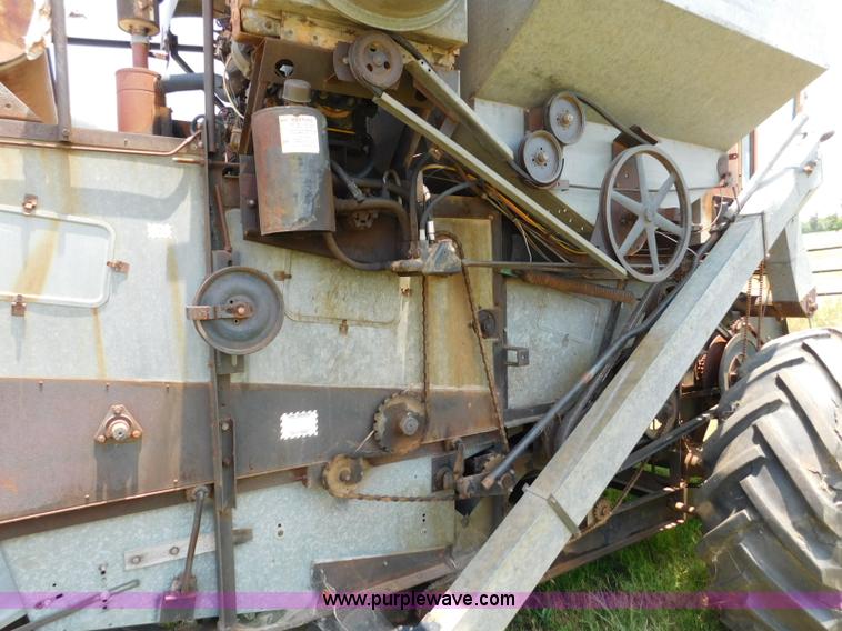 image for item L5888 Gleaner C combine