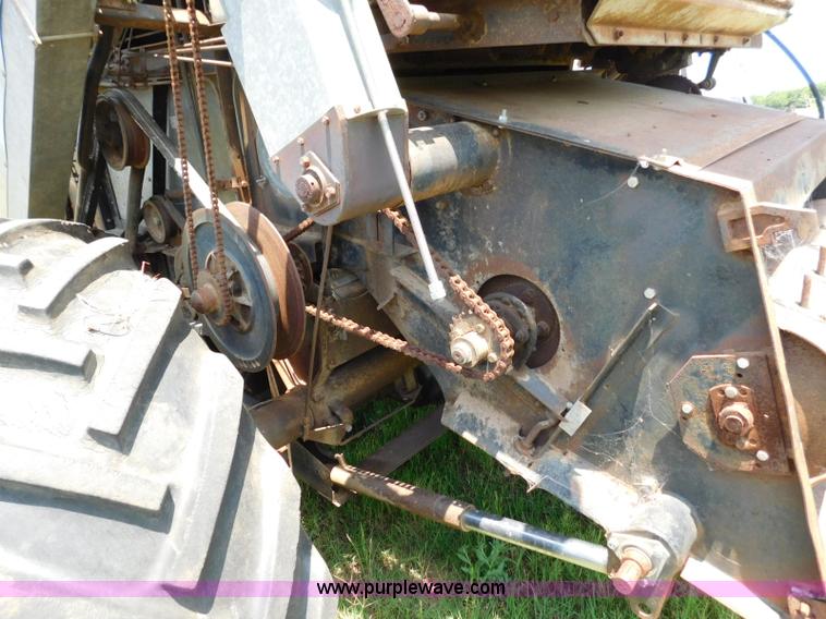 image for item L5888 Gleaner C combine