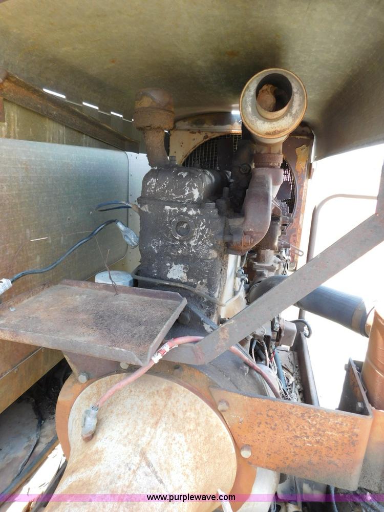 image for item L5888 Gleaner C combine