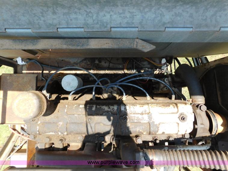 image for item L5888 Gleaner C combine