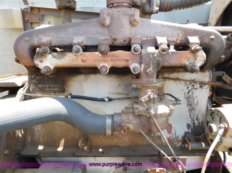 image for item L5888 Gleaner C combine