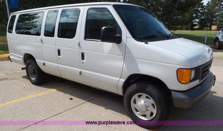 image for item L6752 2007 Ford E350 Extended van
