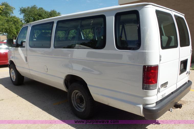image for item L6752 2007 Ford E350 Extended van
