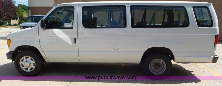 image for item L6752 2007 Ford E350 Extended van