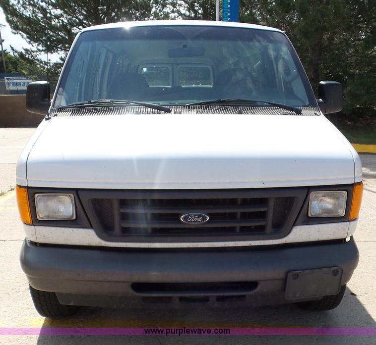 image for item L6752 2007 Ford E350 Extended van