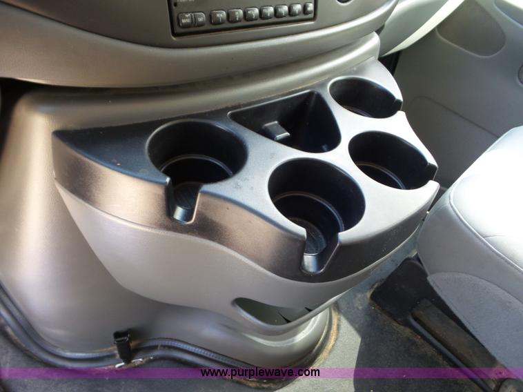 image for item L6752 2007 Ford E350 Extended van