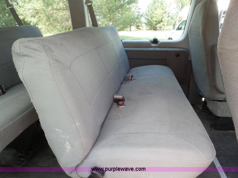 image for item L6752 2007 Ford E350 Extended van