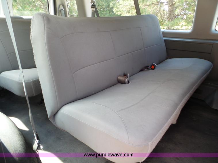 image for item L6752 2007 Ford E350 Extended van