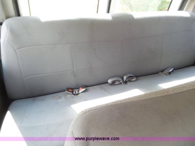 image for item L6752 2007 Ford E350 Extended van