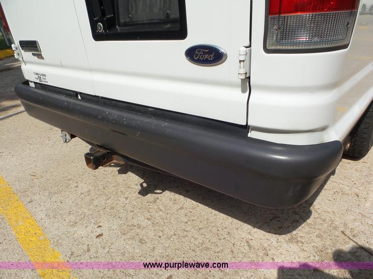 image for item L6752 2007 Ford E350 Extended van