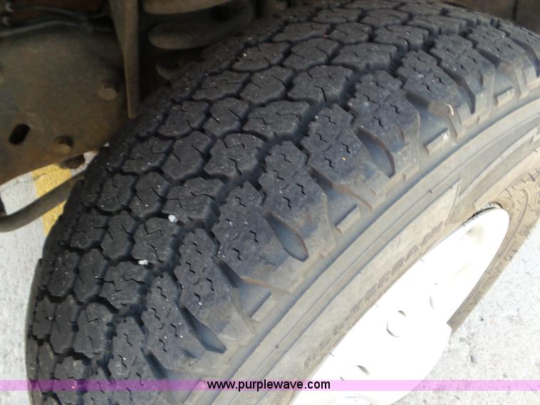 image for item L6752 2007 Ford E350 Extended van