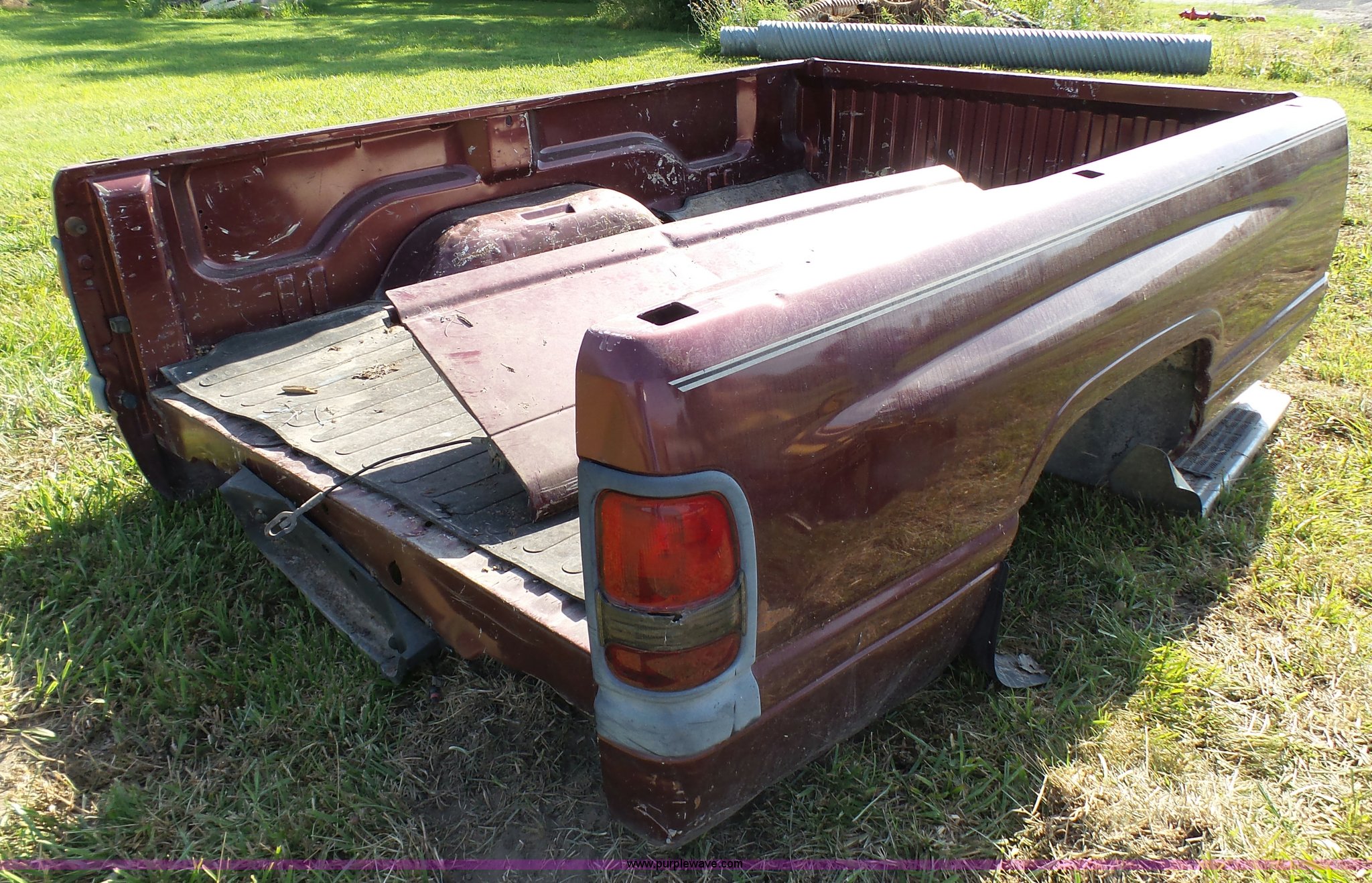 1997 Dodge 2500 truck bed in Richmond, KS Item K5449 sold Purple Wave