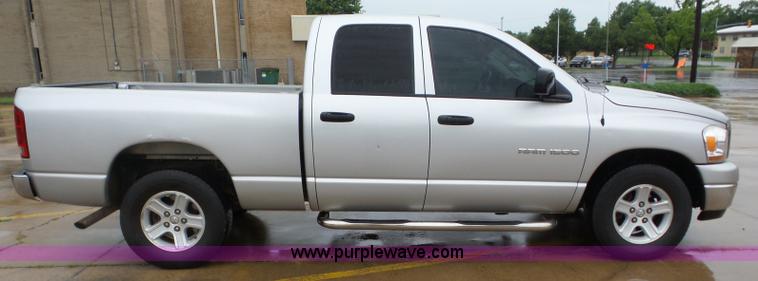 image for item AG9171 2006 Dodge Ram 1500 Quad Cab pickup truck