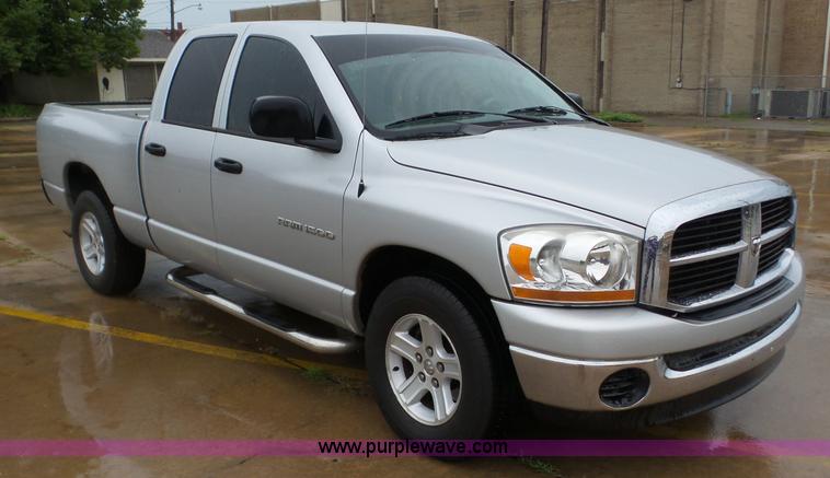 image for item AG9171 2006 Dodge Ram 1500 Quad Cab pickup truck