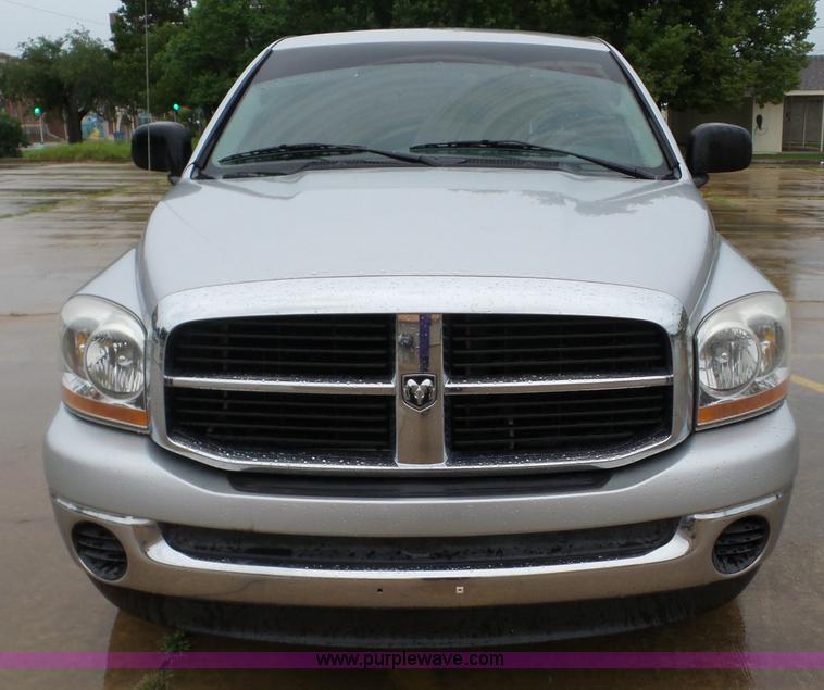 image for item AG9171 2006 Dodge Ram 1500 Quad Cab pickup truck