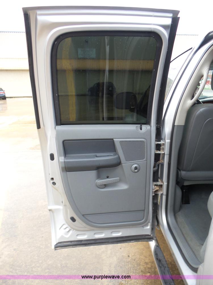 image for item AG9171 2006 Dodge Ram 1500 Quad Cab pickup truck