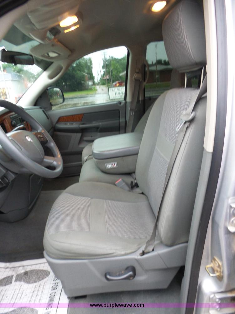 image for item AG9171 2006 Dodge Ram 1500 Quad Cab pickup truck