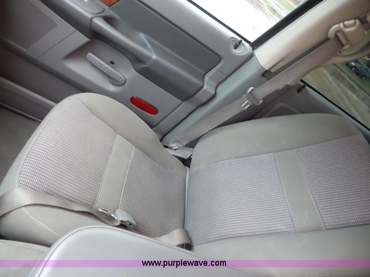 image for item AG9171 2006 Dodge Ram 1500 Quad Cab pickup truck