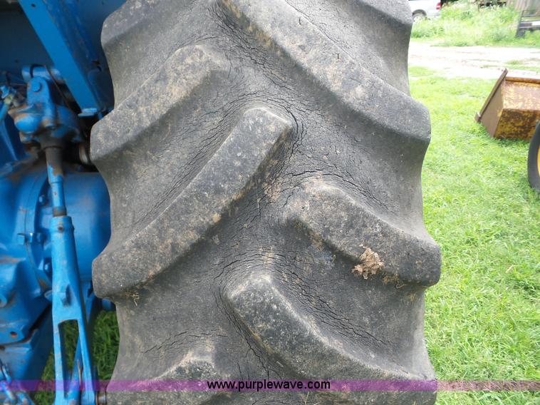 image for item AG9178 Ford 6700 tractor