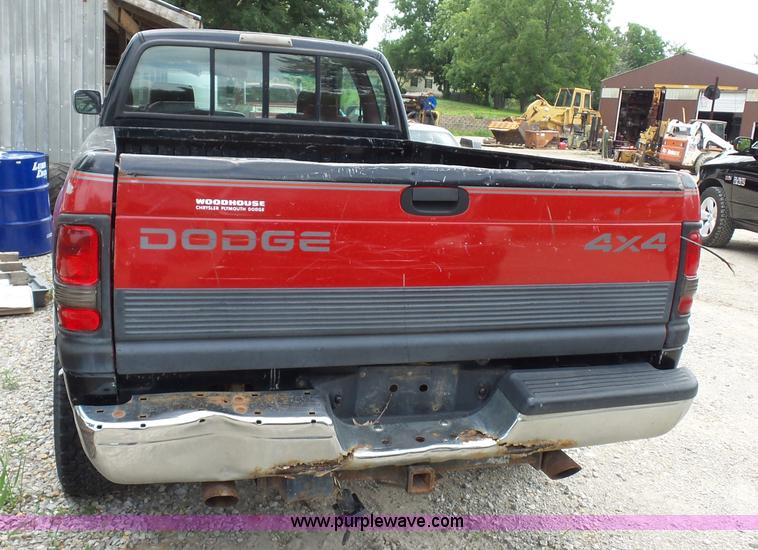image for item AV9929 1995 Dodge Ram 2500 Club Cab pickup truck