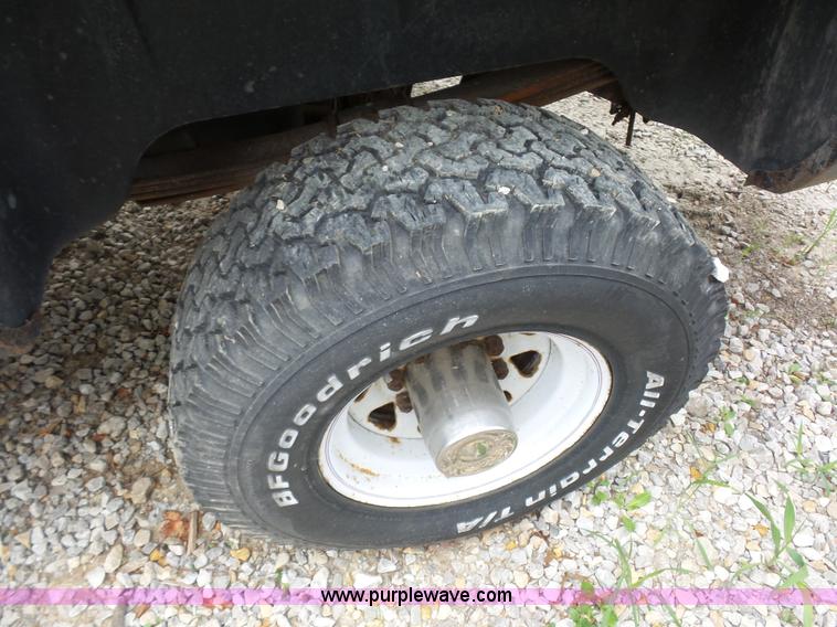 image for item AV9929 1995 Dodge Ram 2500 Club Cab pickup truck