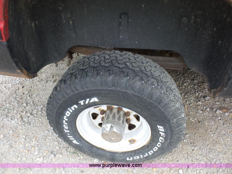 image for item AV9929 1995 Dodge Ram 2500 Club Cab pickup truck