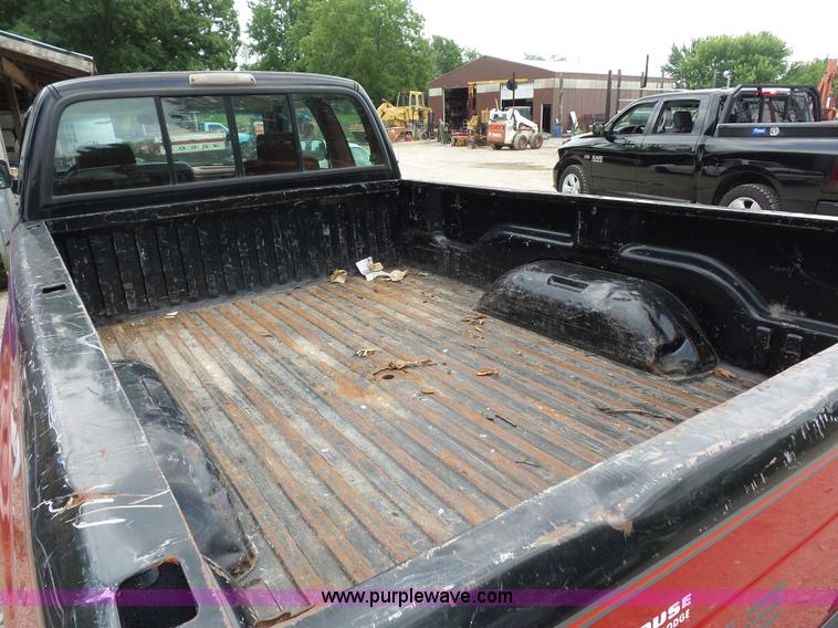 image for item AV9929 1995 Dodge Ram 2500 Club Cab pickup truck
