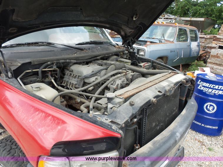 image for item AV9929 1995 Dodge Ram 2500 Club Cab pickup truck