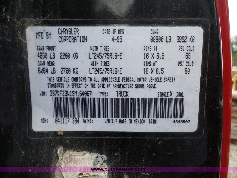 image for item AV9929 1995 Dodge Ram 2500 Club Cab pickup truck