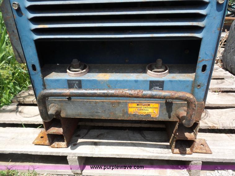 image for item AV9953 Miller Blue Star 2E AC/DC welder