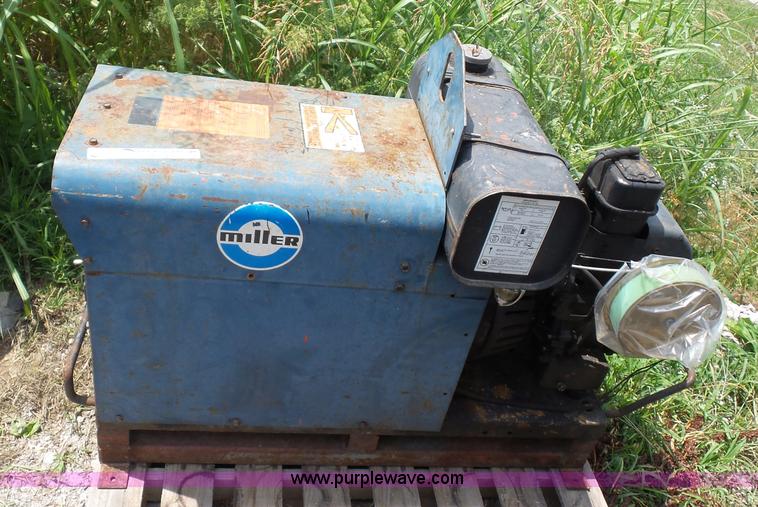 image for item AV9953 Miller Blue Star 2E AC/DC welder