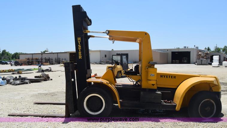 image for item BF9789 Hyster H250A forklift
