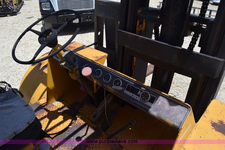 image for item BF9789 Hyster H250A forklift