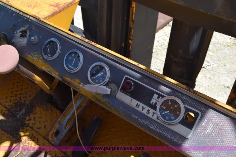 image for item BF9789 Hyster H250A forklift