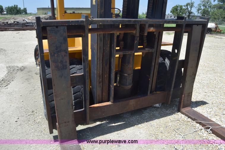 image for item BF9789 Hyster H250A forklift