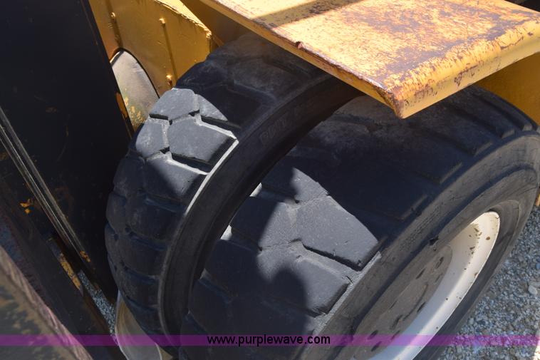 image for item BF9789 Hyster H250A forklift