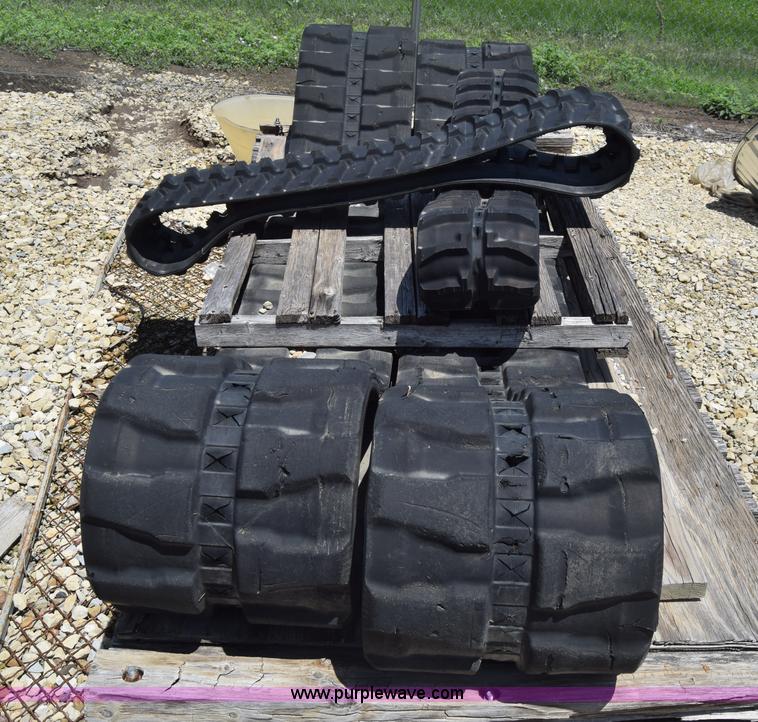 image for item BF9795 (4) rubber tracks