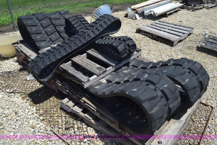 image for item BF9795 (4) rubber tracks