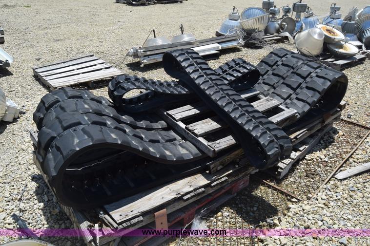 image for item BF9795 (4) rubber tracks