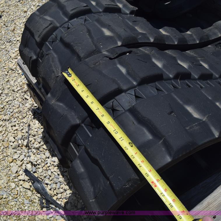 image for item BF9795 (4) rubber tracks